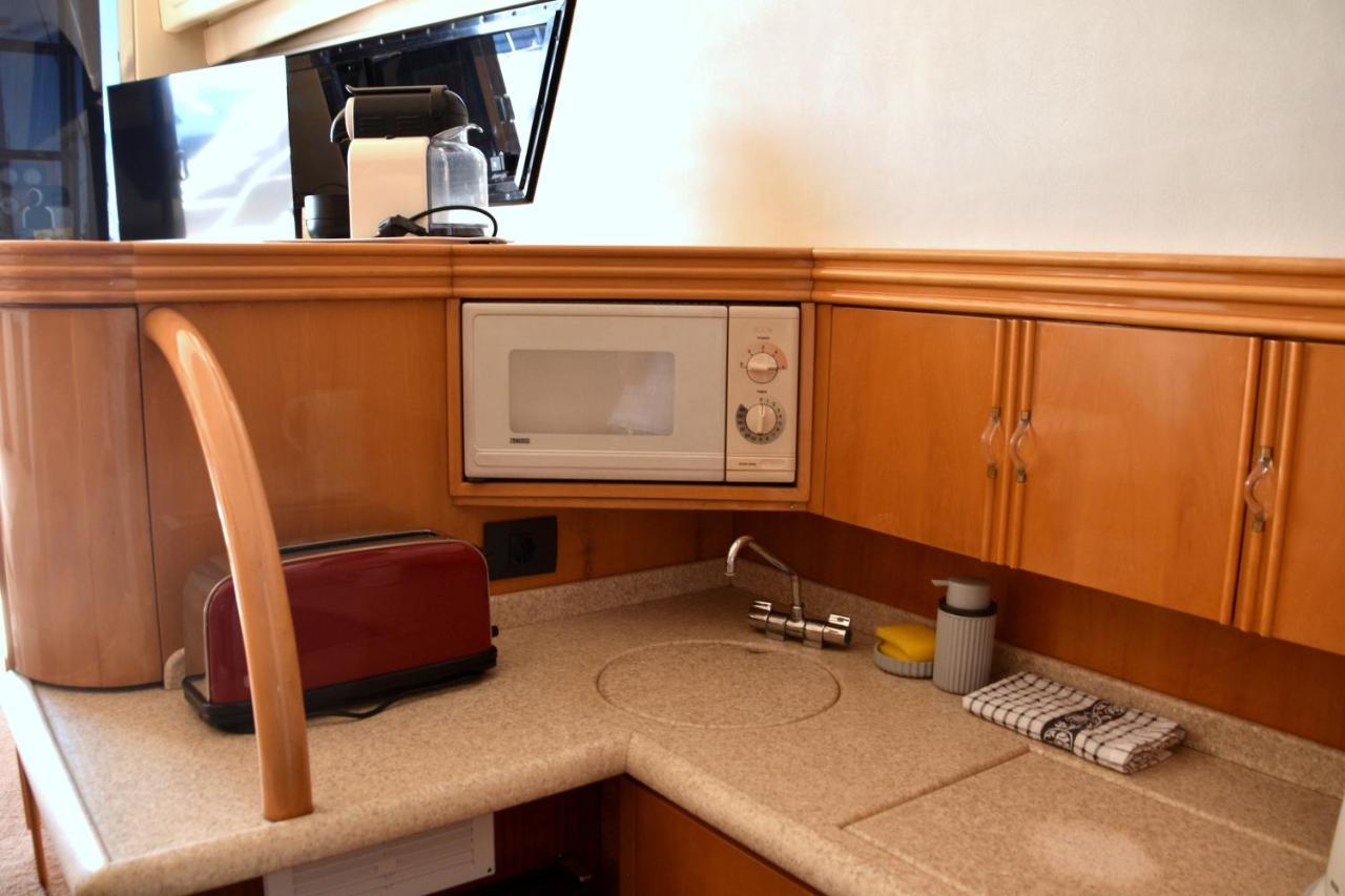 Luxury Yacht Kamikara Hotel San Miguel de Abona Luaran gambar